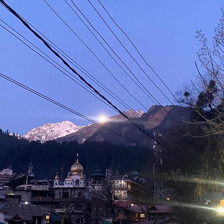The Prasher Lodge Mall Road Manali Buitenkant foto