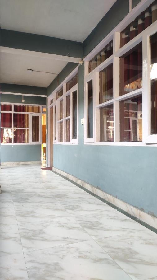 The Prasher Lodge Mall Road Manali Buitenkant foto