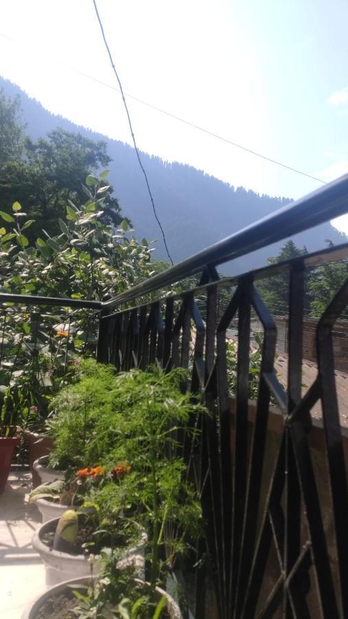 The Prasher Lodge Mall Road Manali Buitenkant foto