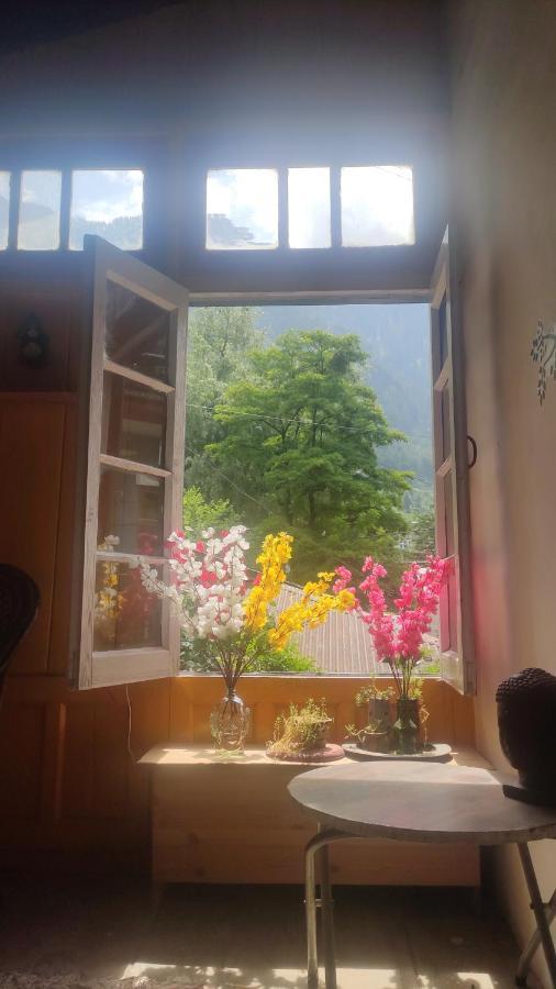The Prasher Lodge Mall Road Manali Buitenkant foto