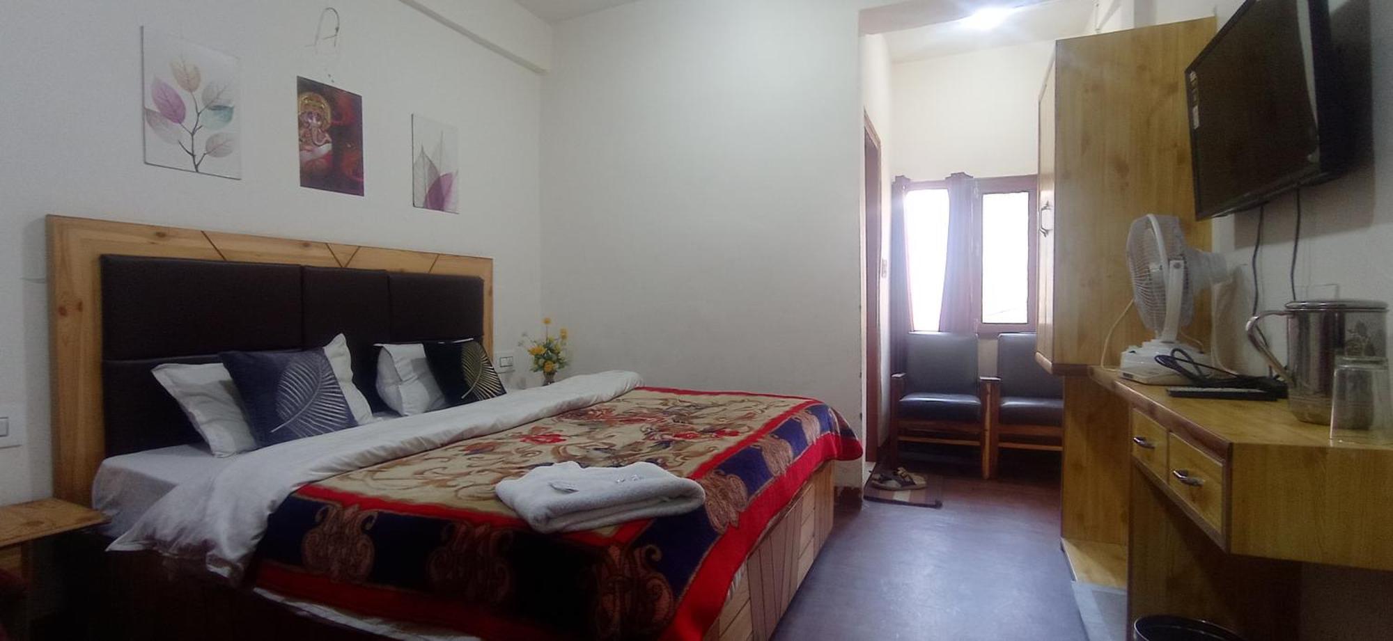 The Prasher Lodge Mall Road Manali Buitenkant foto