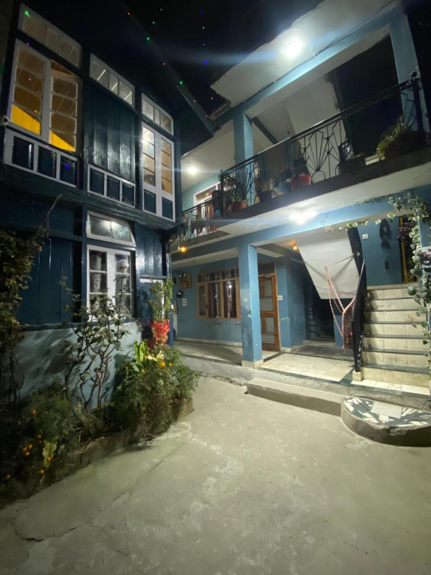 The Prasher Lodge Mall Road Manali Buitenkant foto