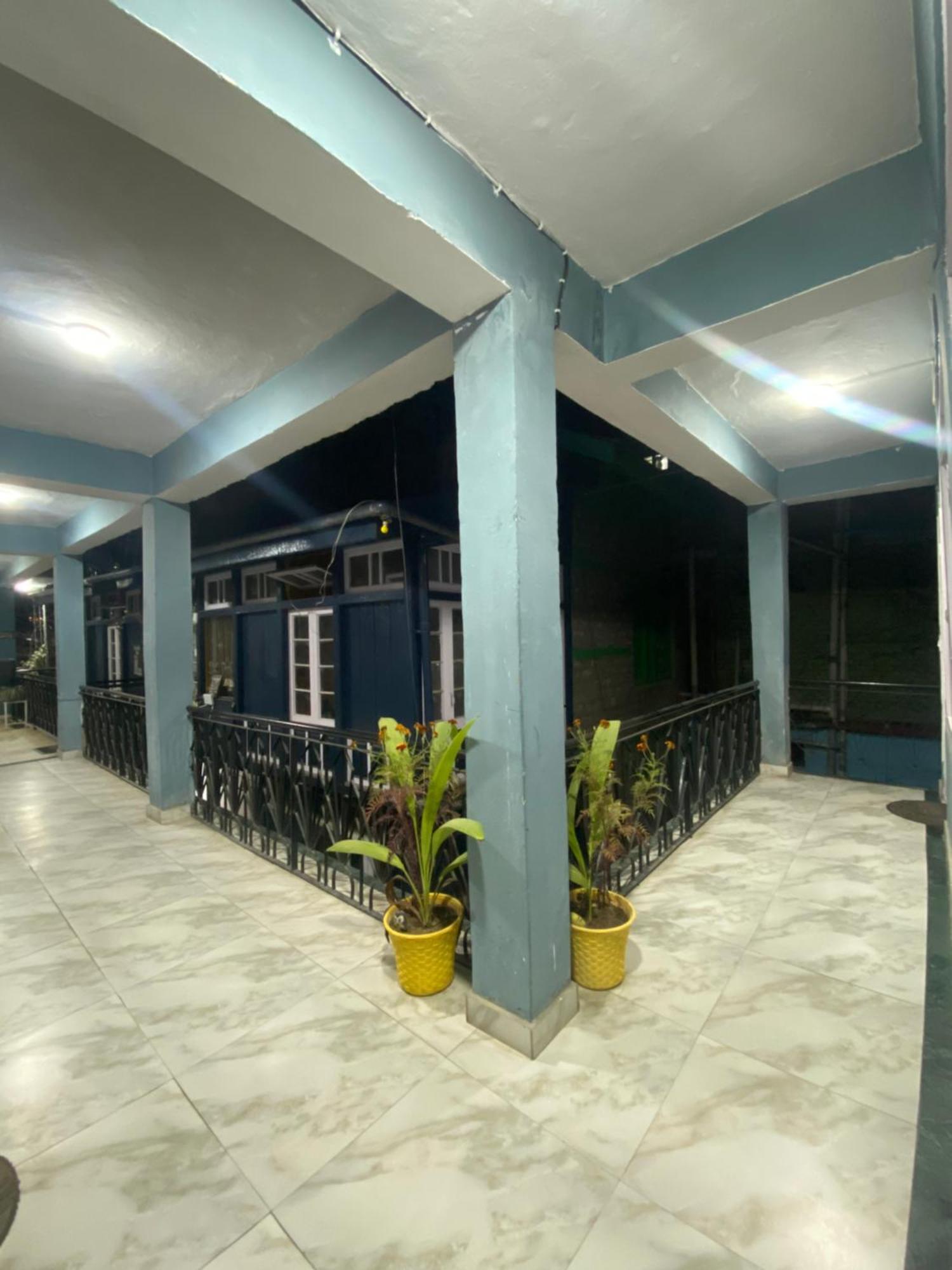 The Prasher Lodge Mall Road Manali Buitenkant foto