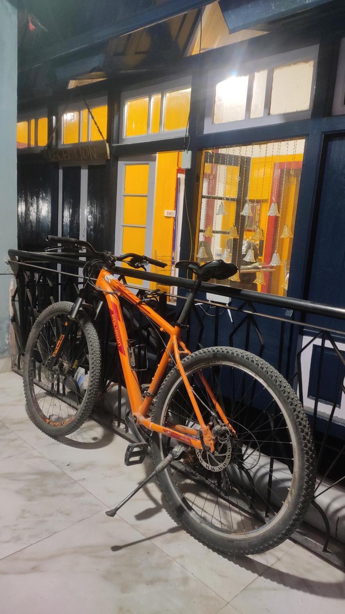The Prasher Lodge Mall Road Manali Buitenkant foto